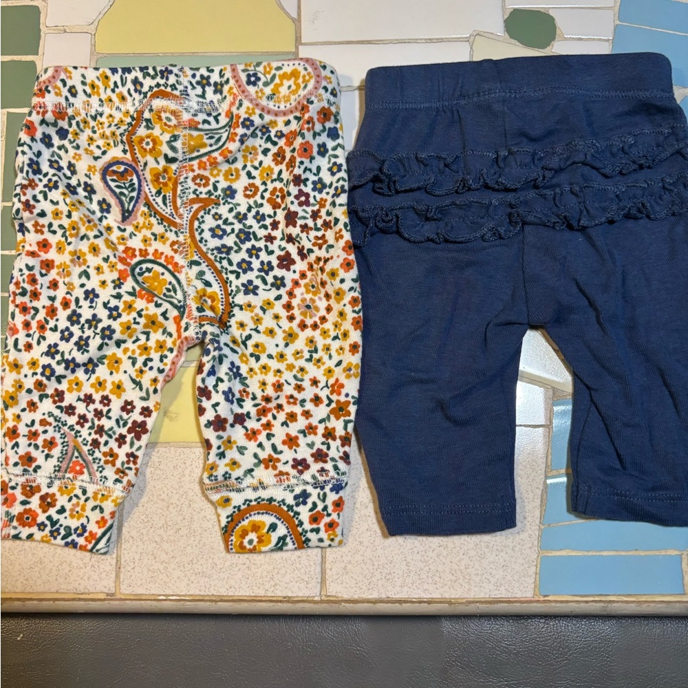 Floral and Ruffled Baby Leggings Set